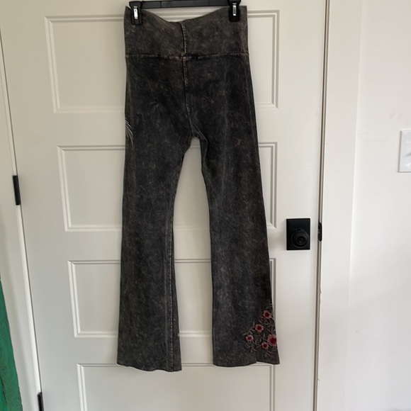Acid Wash pull on Pants-pretty detail. Artsy pant slight bell bottom Charcoal M - Picture 7 of 7